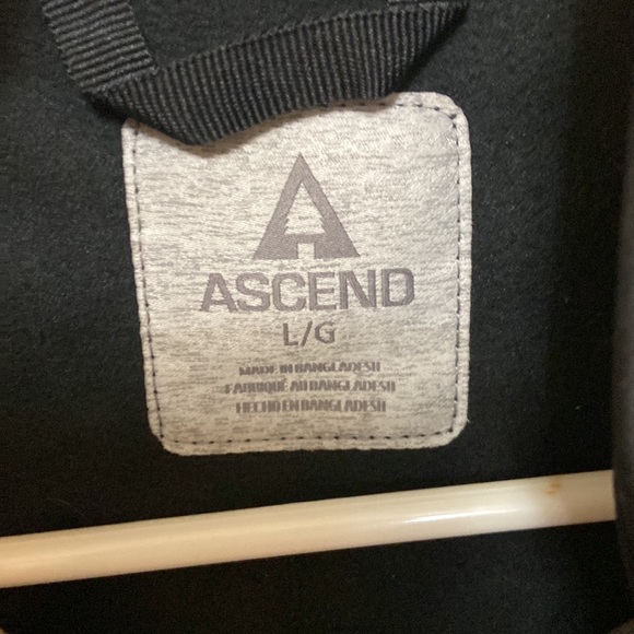 Ascend wind and rain jacket - Picture 4 of 5